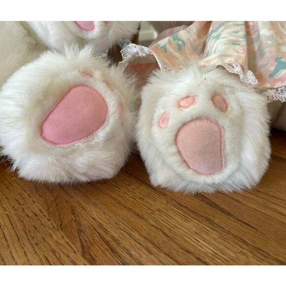 Pair Wht Redfield Bears inc, Musical Fluffy Bear Set #093632 20’ in. - Picture 4 of 10